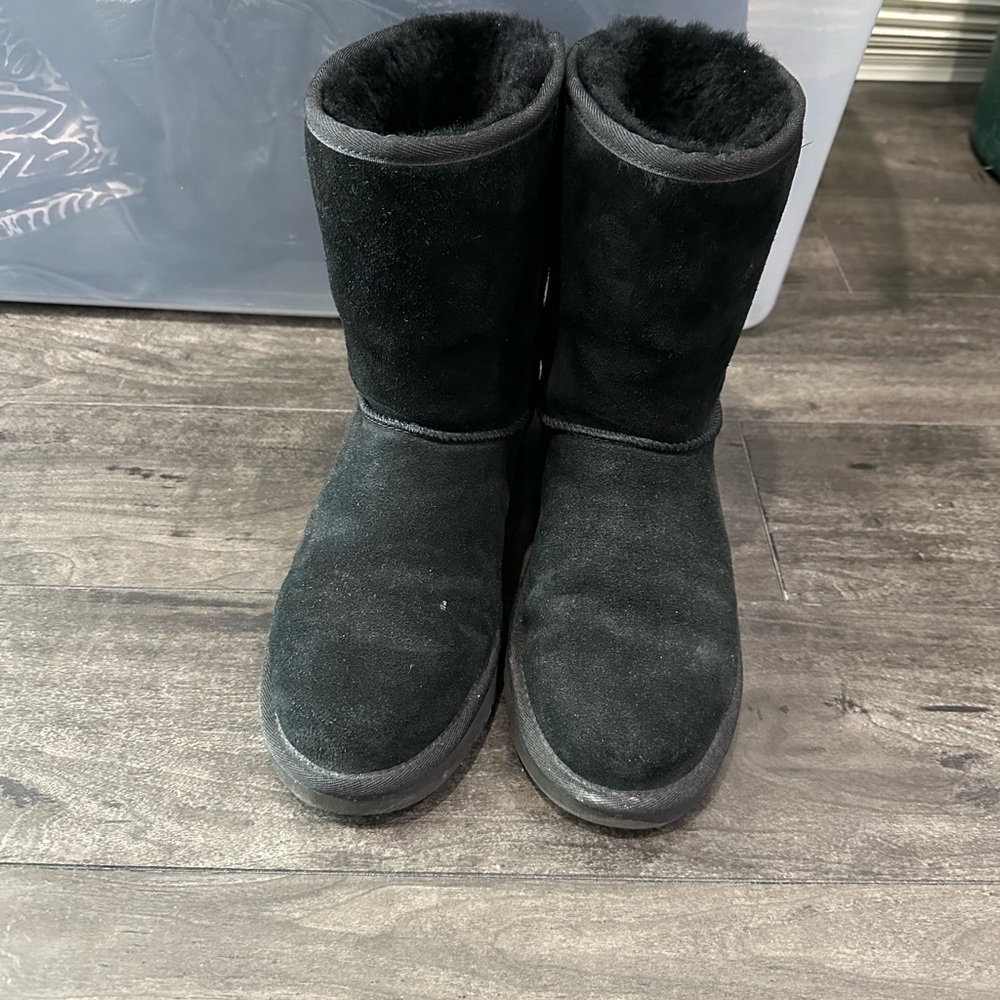 Women’s Size 8 Koolaburra by Ugg